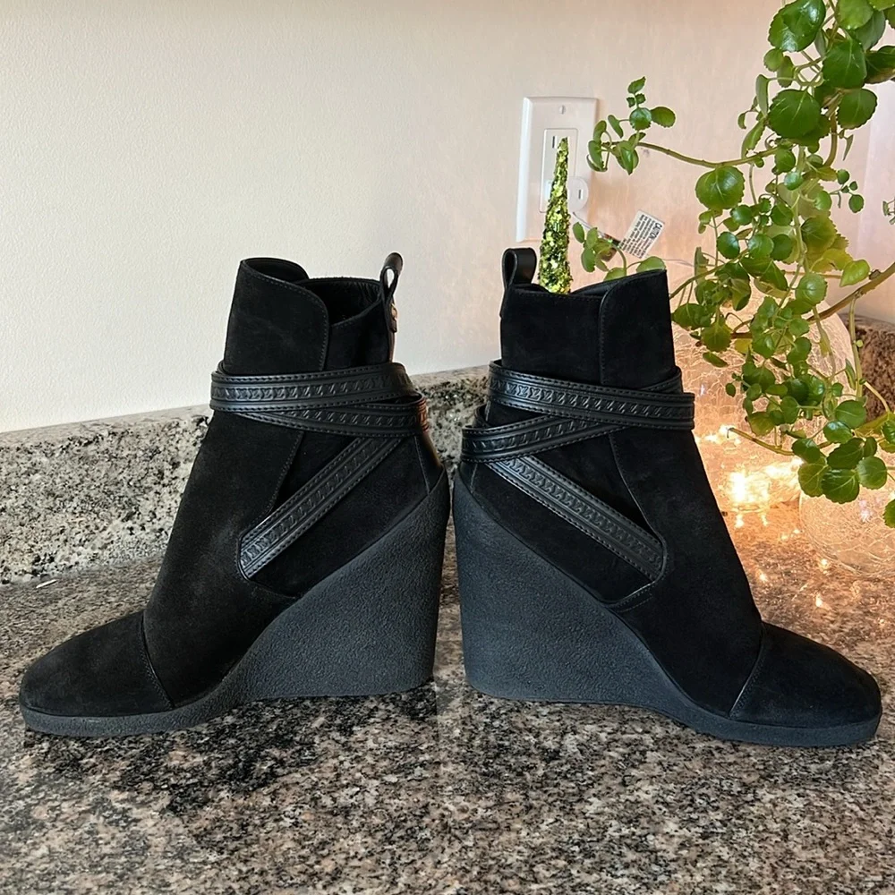 Louis Vuitton size 39
